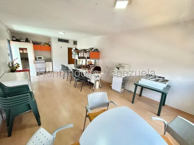 Daniela Linarez Vende Casas De Platabanada Con Acabados De Primera Ubicada Al Centro De Barquisimeto Posee Amplios Espacios Amplio Estacionamiento Mucho Potencial                                      