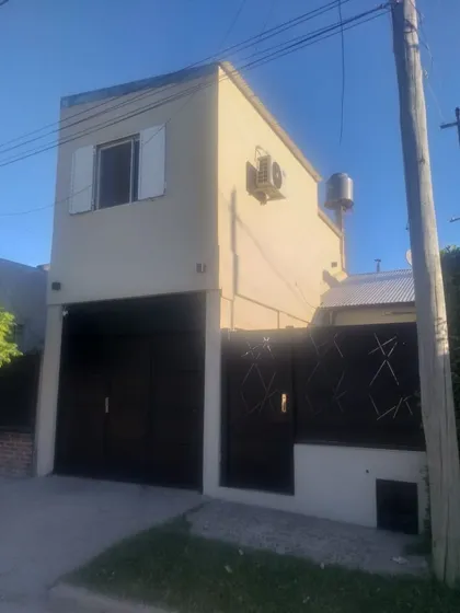 Casa En Perito Morteno Al 700