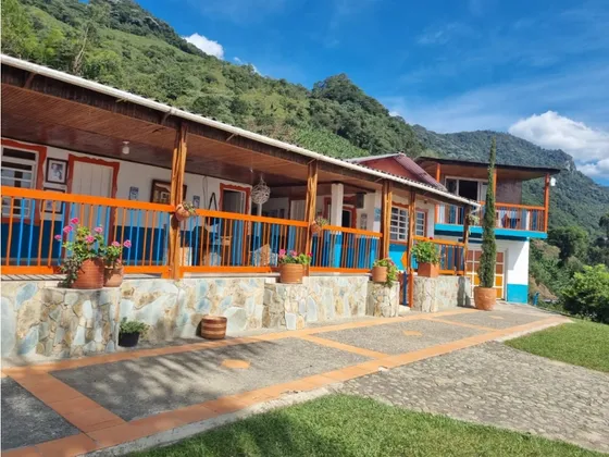Se Vende Finca Chalet En Calarcá - Quindío