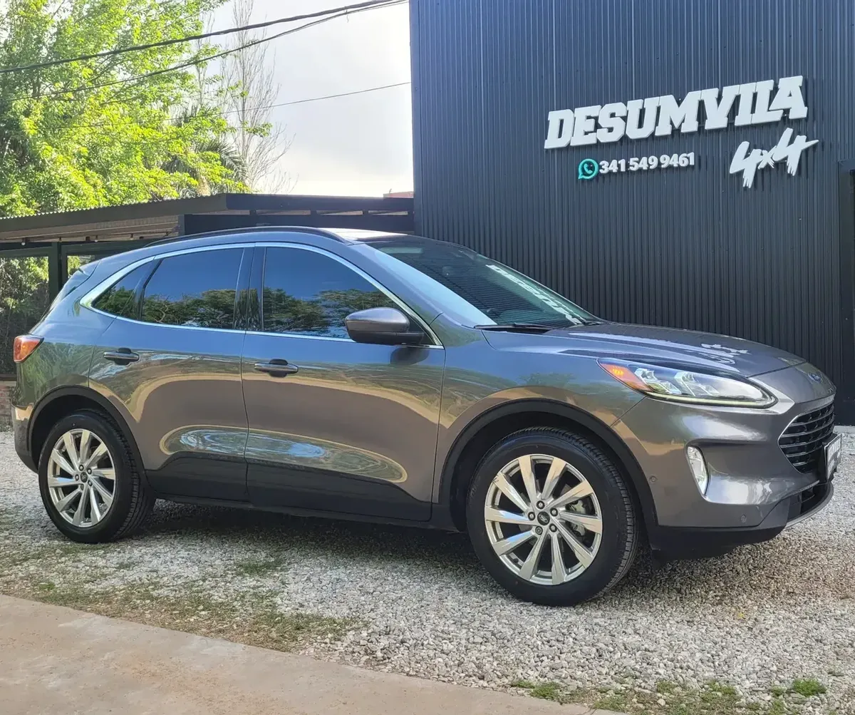 Kuga 4x4 Titanium Hibrida