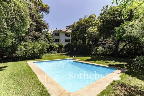 Departamento En Venta De 5 Dorm. En Las Condes