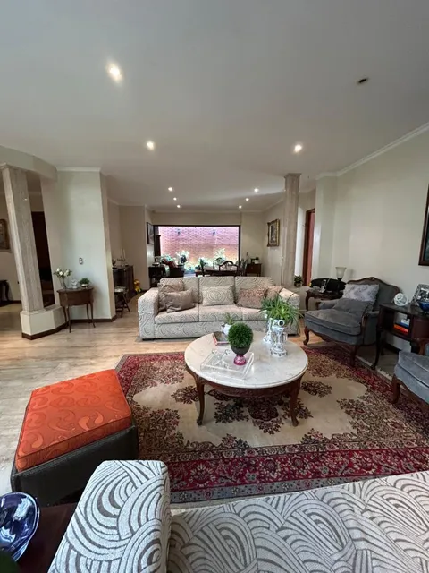 Amplio Town House Para La Venta Ubicado En La Castellana