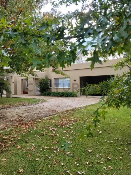 Casa De 5 Ambientes En Venta Fincas De San Vicente Golf