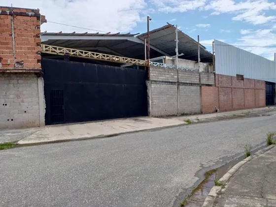 En Venta Galpón En Conglomerado Industrial. Urbanizacion La Quizanda. Ab