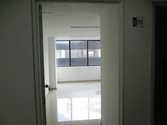 Oficina 601a Arriendo Unicentro Santa Barbara 14 Mt Un Solo Espacio Baños Comunales Bogotá