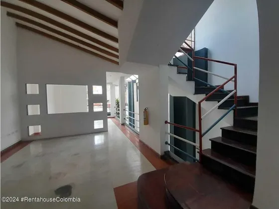Comercial En  El Penon(cali) Rah Co: 25-271