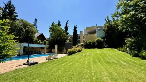 Casa En Venta De 6 Dorm. En Lo Barnechea