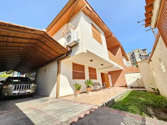 Casa En Venta Urbanización El Castaño