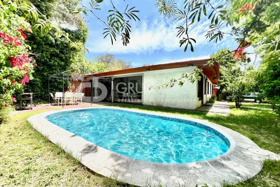 Casa En Venta De 4 Dorm. En La Reina