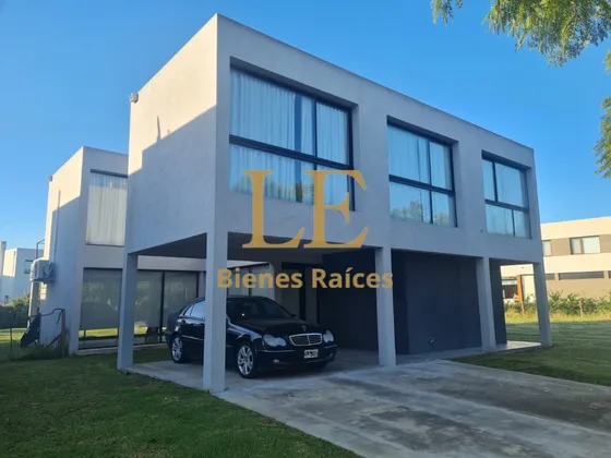 Venta Casa Puertos Del Lago, Vistas.