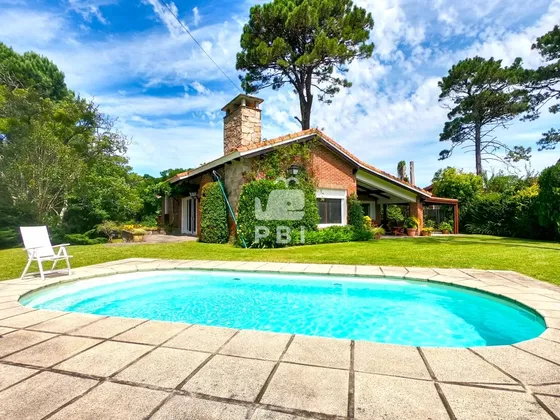 Casa 7 Dormitorios En Cantegril, Punta Del Este - Ref : Pbi2095