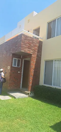 Casa En  Renta En Av Los Sauces, Emiliano Zapata, Morelos.