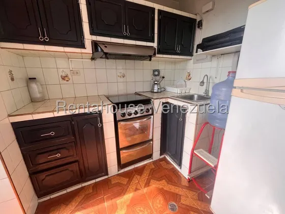 Julian Galindez Vende Apartamento En Los Pinos Cabudare #25-22332