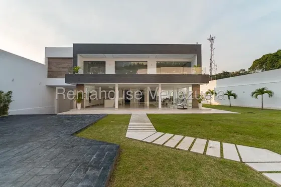 Casa En Venta Para Estrenar - Prados Del Este- Daniel J. López - 26-17841