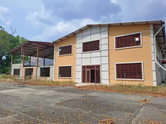 Terreno Y 2 Galpones En Venta En Turmero, Sector Mácaro, Edo. Aragua