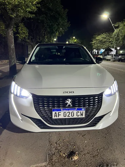 Peugeot 208 1.6 Feline Tiptronic