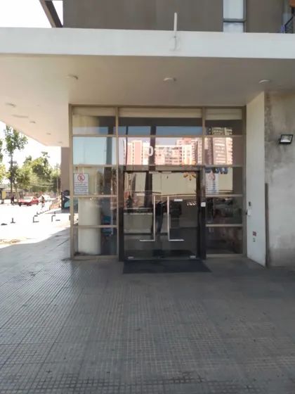 A Dos Cuadras Del Metro (74727)