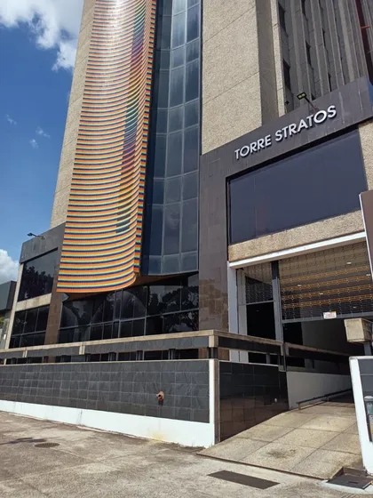 Oficina En Alquiler Torre Stratos, Av Bolivar. Minerva K