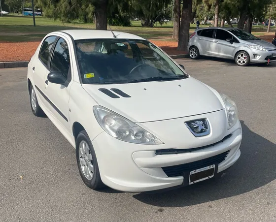 Peugeot 207 1.4 Active 75cv