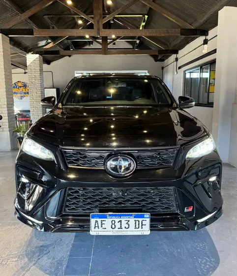 Toyota Hilux Sw4 2.8 Tdi Gr-s 4x4 7as 6at