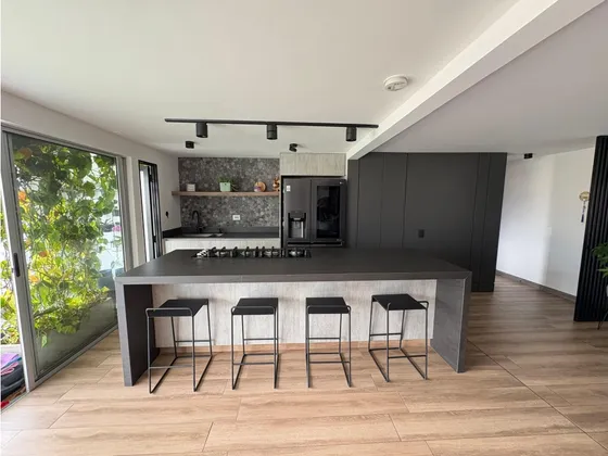 Venta Apartamento Sector Suramerica, Piso Alto, Vista Abierta