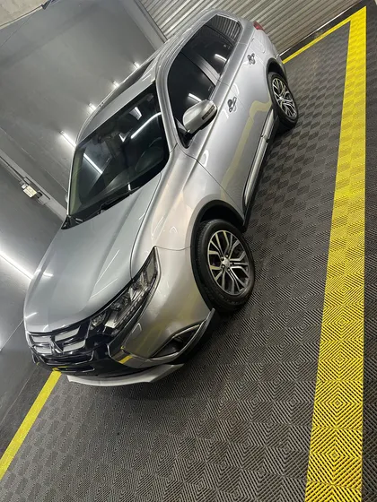 Mitsubishi Outlander 2.4 Gls 169cv