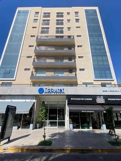 Departamento Monoambiente En Alquiler En  Ituzaingo