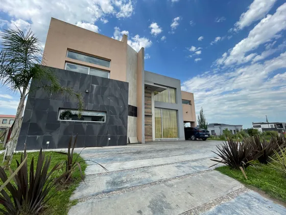 Casa 6amb En Venta C/parque - El Rebenque  Canning