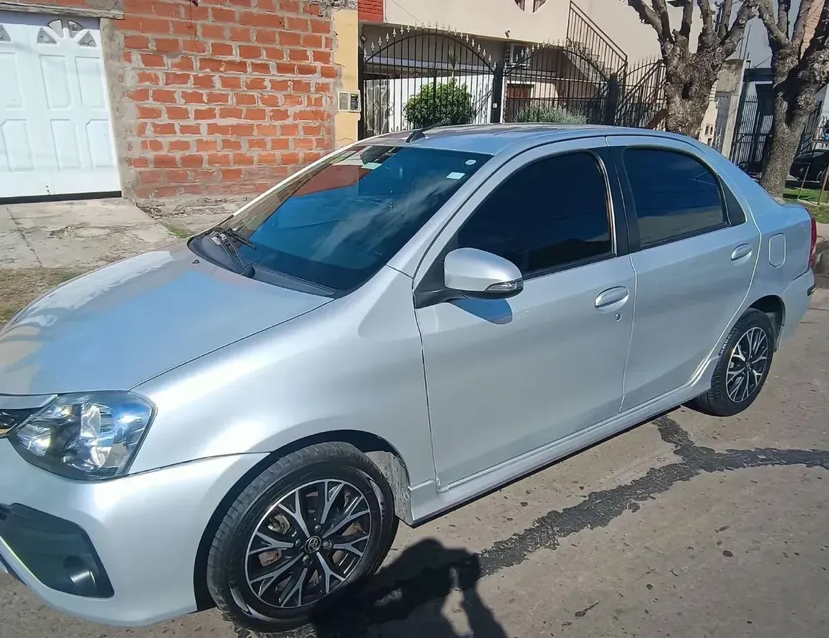 Toyota Etios 1.5 Platinum At