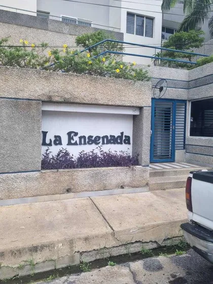 Apartamento En Venta De 4 Hab Conj Res La Ensenada Lechería