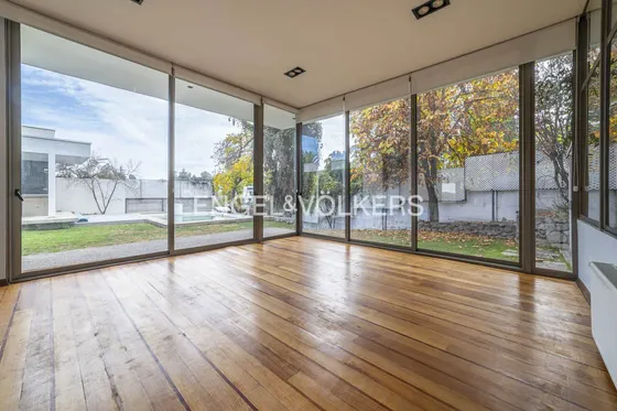 Moderna Casa Mediterránea Con Vista A Santiago