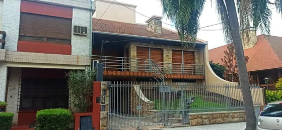 Casa En Venta - 4 Dormitorios 3 Baños - Ramos Mejía
