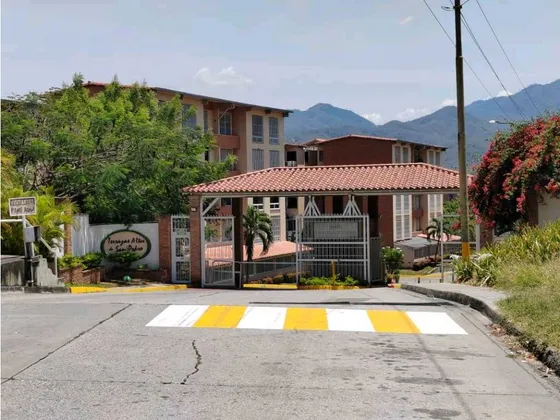 Se Vende Apartamento 99m2 San Pedro Guarenas 4780