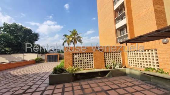 Maritza Lucena Tiene Lindo Apartamento En Venta Al Este De Barquisimeto, Cómodas Habitaciones, Estacionamiento, Maletero, Planta Eléctrica, Ideal Para Vivir Tranquilo, Vigilancia 24/7.