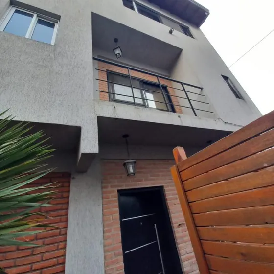 Duplex En Venta En Avellaneda Este
