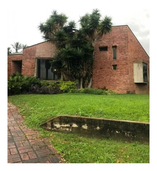 Se Vende Casa 1400 M2 7h/8b/18p Cerro Verde 2108