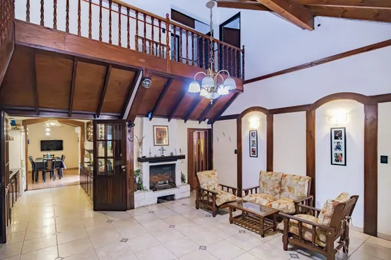 Venta Casa 6 Amb C/ Cochera Patio Parrilla Permuta