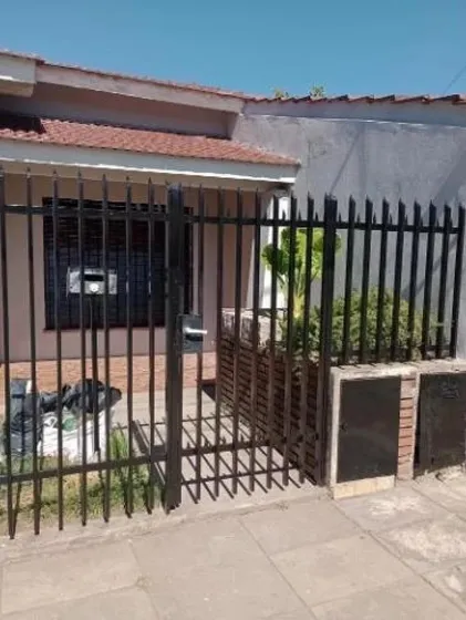 Casa En Venta - 2 Dormitorios 2 Baños - 110mts2 - Ramos Mejía