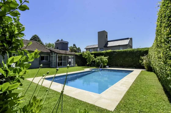 Venta Casa En Country Club Las Lajas, 4 Ambientes Con Pileta. General Rodriguez