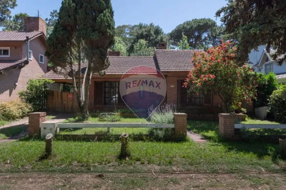 Venta Permuta Casa 4 Ambientes - Valeria Del Mar