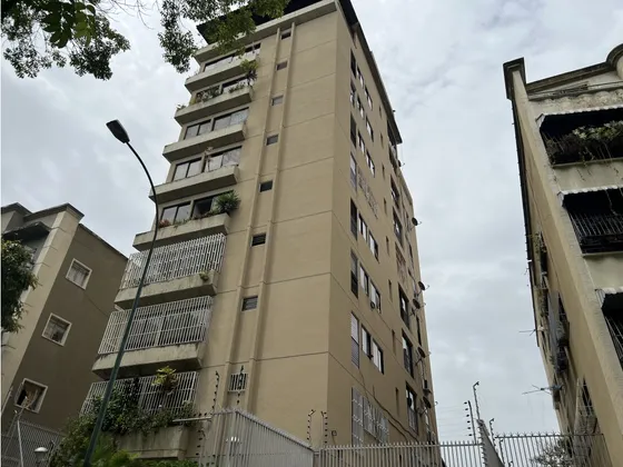 Se Vende Ph 251m2 Las Acacias 4914
