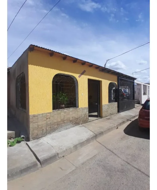 Se Vende Casa En Urb. Las Cayenas, Zona Industrial Ve02-001zi-ssil