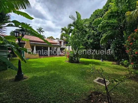 Casa En Alquiler Los Chorros 26-878 Ab
