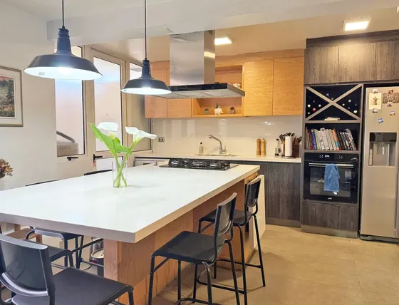 Departamento Duplex De 3 Dormitorios Con Amplio Jardín