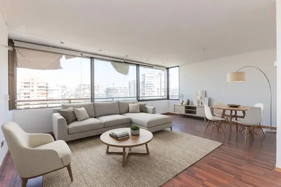 Edificio Av. Manquehue Sur (1 Est. 1 Bod.) Vista Poniente P
