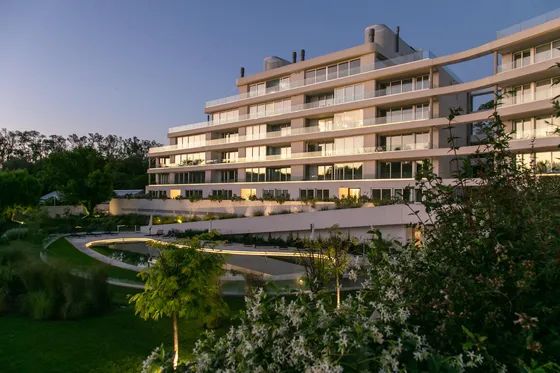 Departamento En Venta, Villa Belgrano, 3 Dormitorios, Amplia Terraza, 2 Cocheras Y Pileta