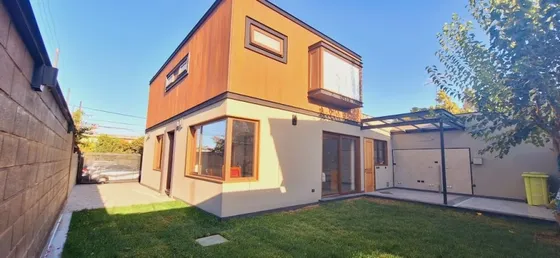 ¡exclusiva Casa En Vitacura: Espacio Y Elegancia!