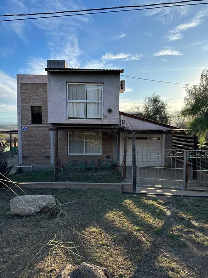 Venta Fondo De Comercio Villa General Belgrano Con Cochera