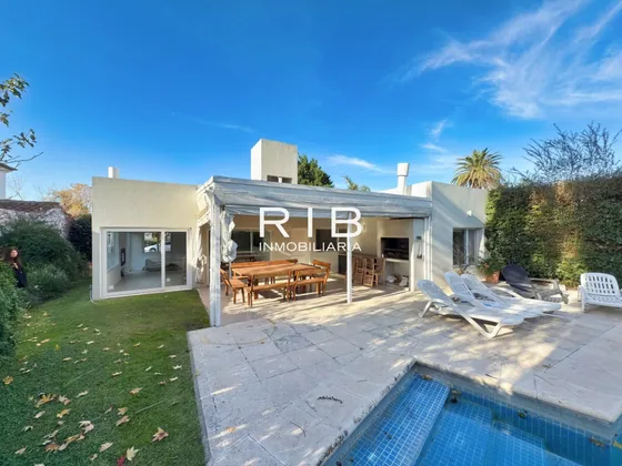 Muy Linda Propiedad Sobre 740 M2