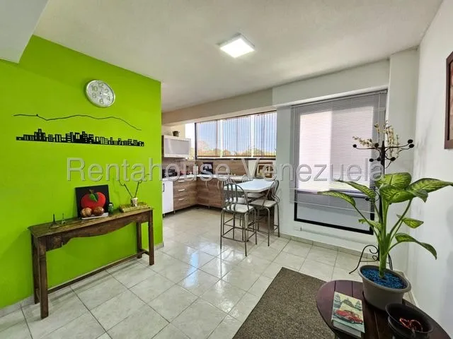 Apartamento En Venta Urb La Pradera, Av Intercomunal Turmero Maracay 25-16624 Hc